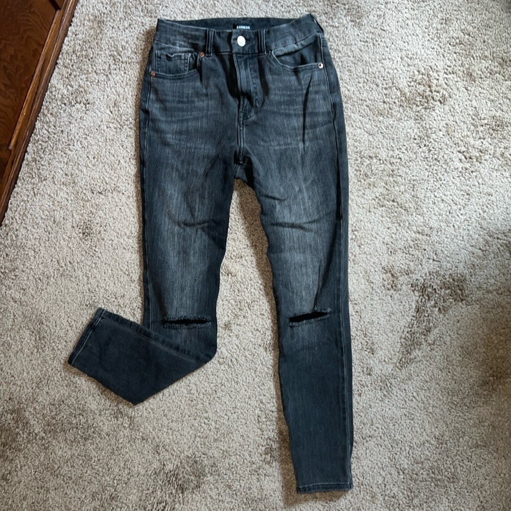 Black Express Cropped Skinny Jeans. High rise ultra sensitive stretch. Size S